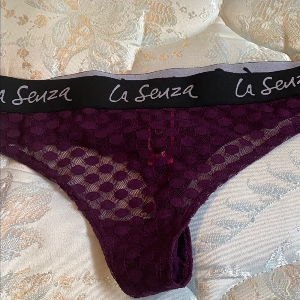 Never worn lace underwear from La Senza - Picture 3 of 3